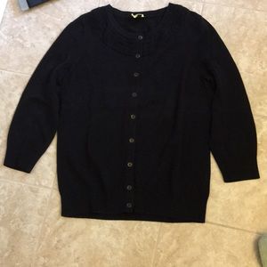 Classy three quarter length sweater, quite elegant